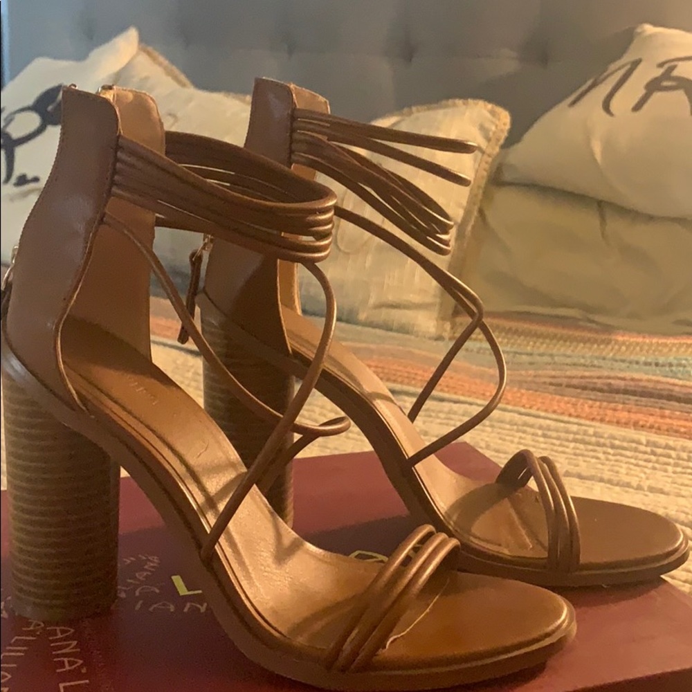 Brown Sandals with round heel